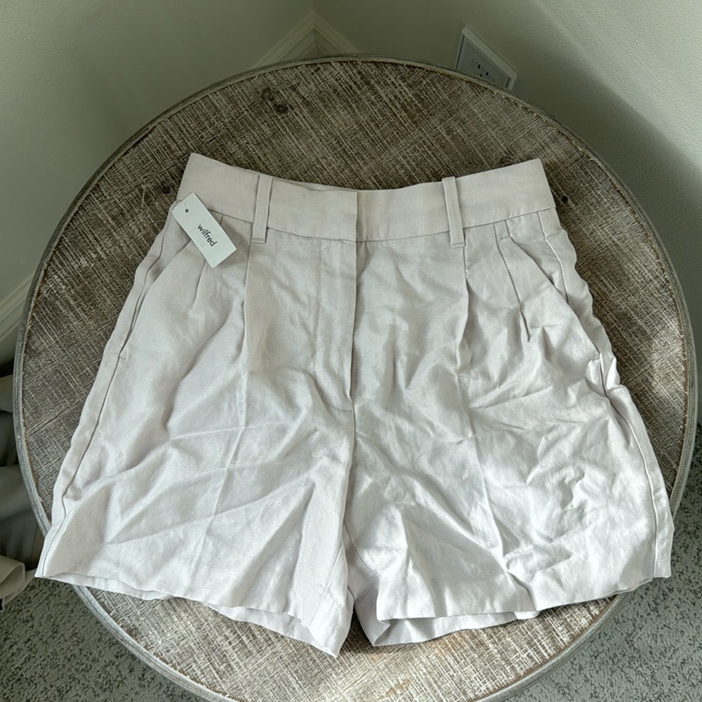 Aritzia Wilford Effortless Linen Shorts, Size 0
